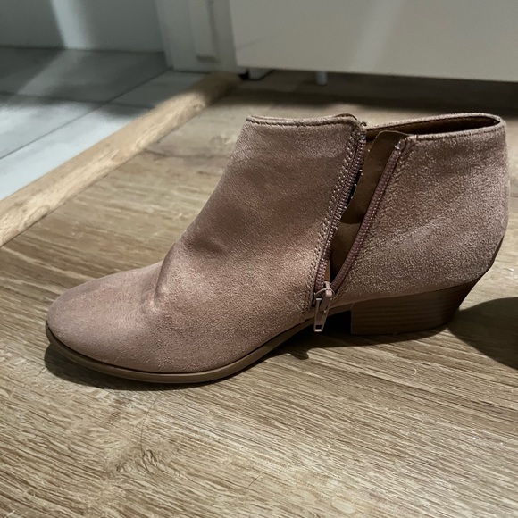 Pink Booties! - Picture 6 of 8